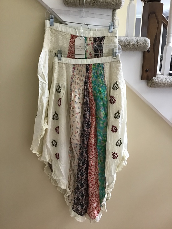 Young Threads Pants - YOUNG THREADS NWT Pants Cream Floral Knee Length Ruffle Size medium Large
